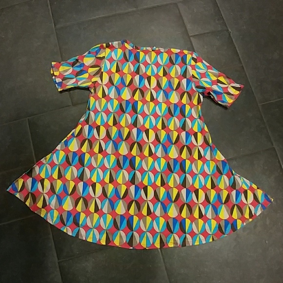 Lularoe Perfect Tee - Picture 3 of 4